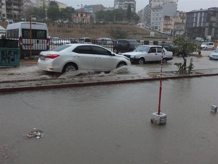 Bandırma’da sel felaketi