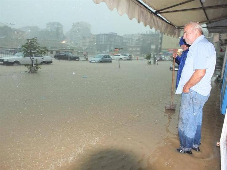 Bandırma’da sel felaketi