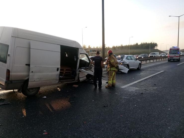 Ümraniyede TEMde can pazarı yaşandı: 5 yaralı