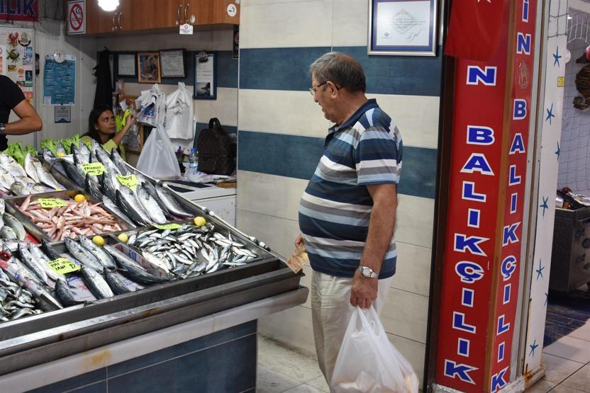 Çanakkalede tezgahlar doldu, balık fiyatları düştü
