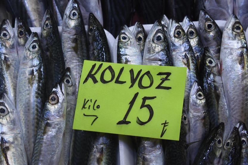 Çanakkalede tezgahlar doldu, balık fiyatları düştü