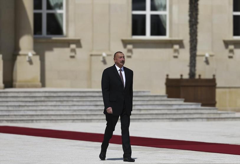 Cumhurbaşkanı Erdoğan Azerbaycanda: Baküde sıcak kucaklaşma