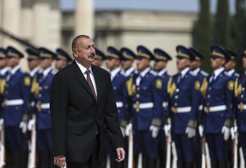 Cumhurbaşkanı Erdoğan Azerbaycanda: Baküde sıcak kucaklaşma