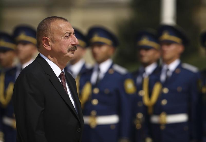 Cumhurbaşkanı Erdoğan Azerbaycanda: Baküde sıcak kucaklaşma
