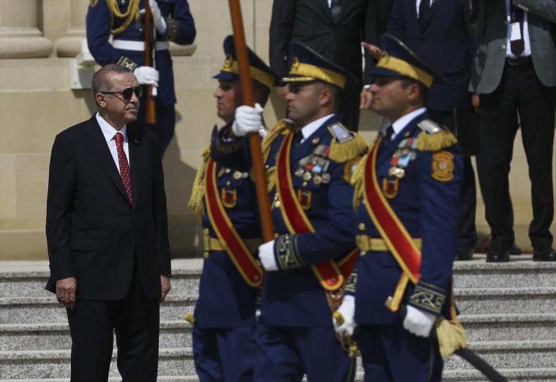 Cumhurbaşkanı Erdoğan Azerbaycanda: Baküde sıcak kucaklaşma
