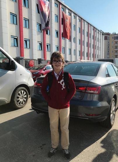 Ünlülerden “okulun ilk günü” paylaşımları