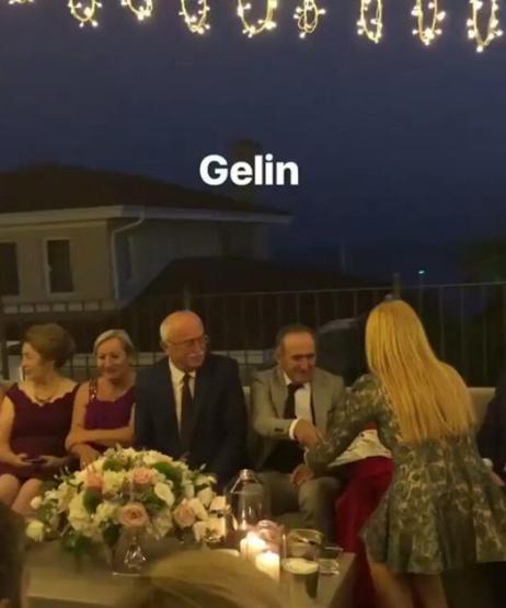 Ece Seçkin nişanlandı