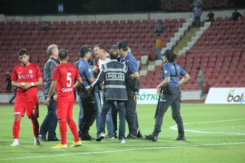 Balıkesirspor-Ümraniyespor maçı iptal edildi