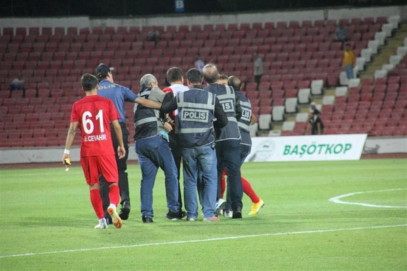 Balıkesirspor-Ümraniyespor maçı iptal edildi