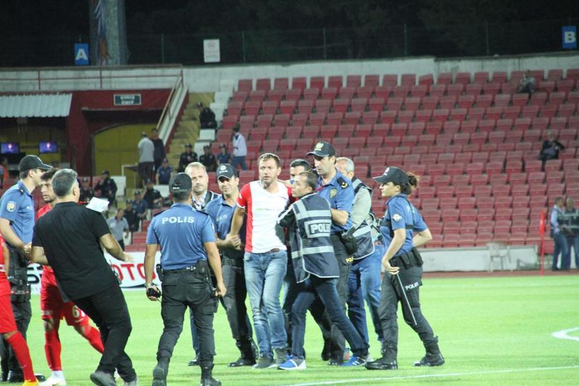 Balıkesirspor-Ümraniyespor maçı iptal edildi