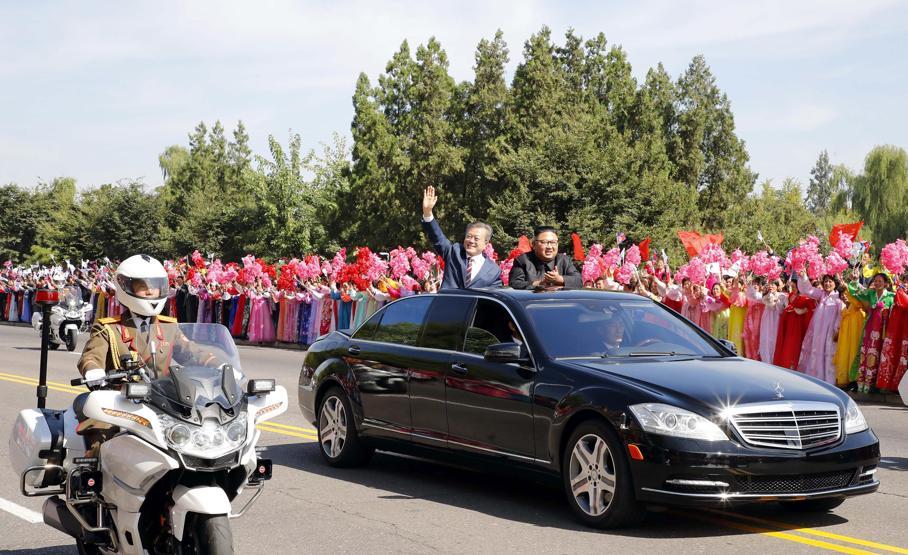 Yıllar sonra ilk: Güney Kore lideri Kuzey Korede