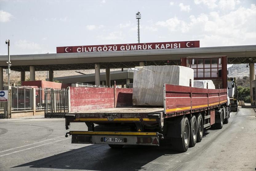 Suriye sınırında dikkat çeken kuyruk