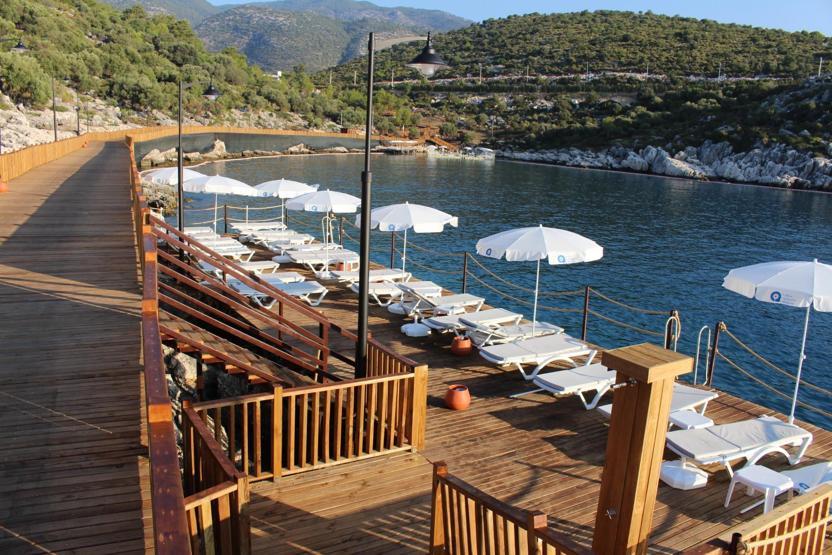 Finike Kadınlar Plajı 3 ayda 60 bin kadını ağırladı