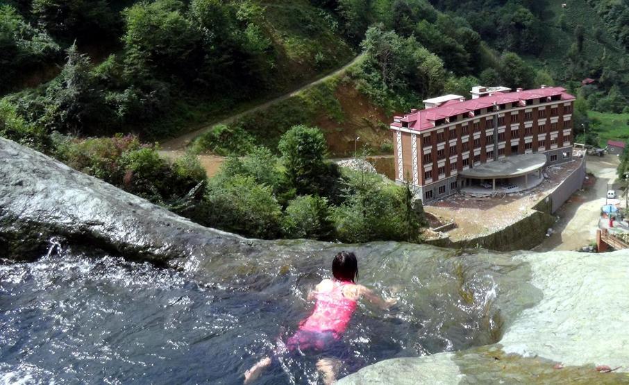 Doğal jakuziyi andıran şelale göletlerine ilgi arttı