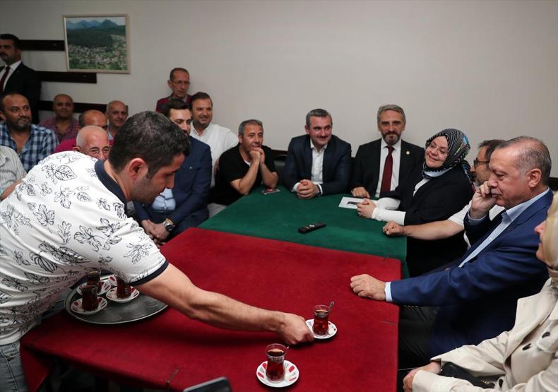 Cumhurbaşkanı Erdoğandan Kasımpaşa ziyareti