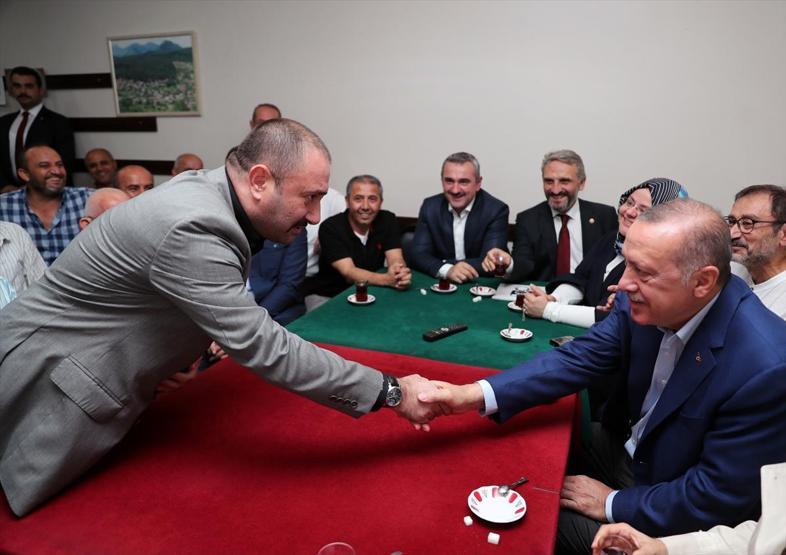 Cumhurbaşkanı Erdoğandan Kasımpaşa ziyareti
