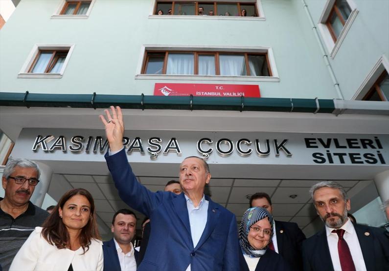 Cumhurbaşkanı Erdoğandan Kasımpaşa ziyareti