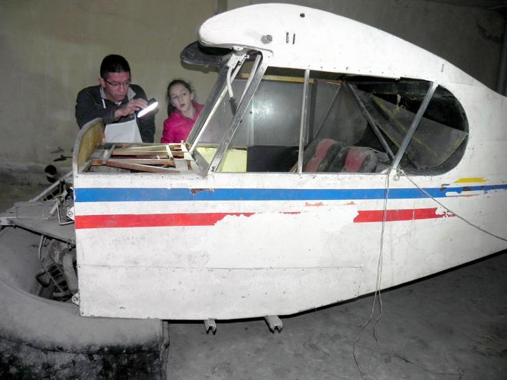 80li yıllarda gazeteden çıkmıştı... Uçağı satışa çıkardı