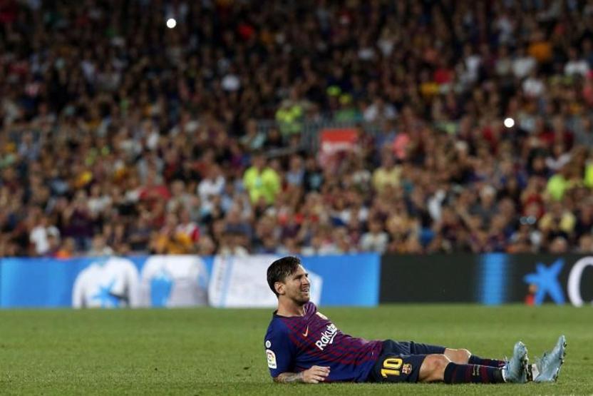 Messi hakemin elini sıkmayı reddetti