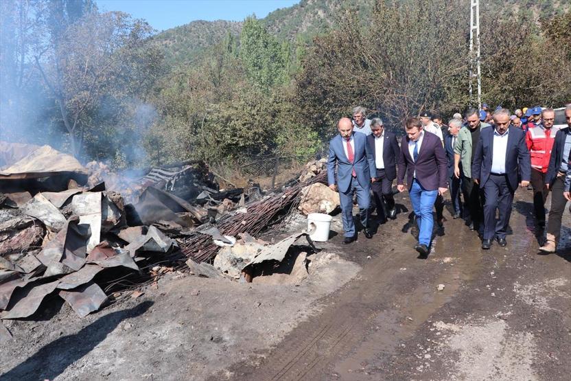 Kastamonuda yangında küle dönen köyde hasar tespiti