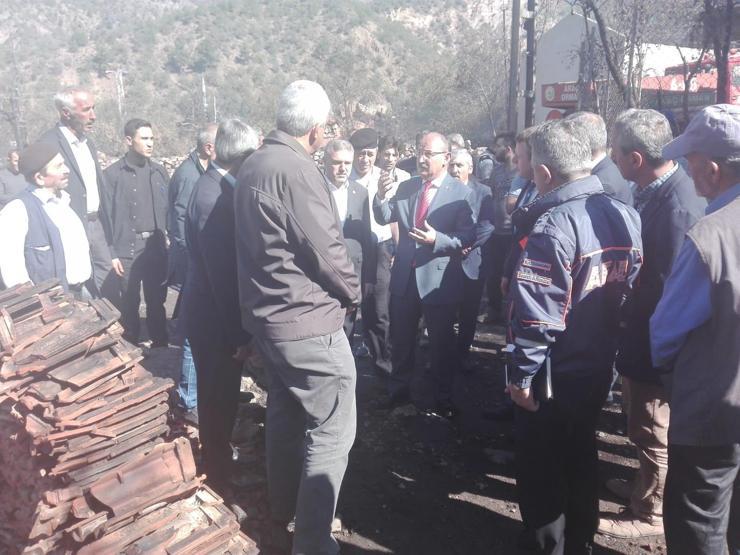 Kastamonuda yangında küle dönen köyde hasar tespiti