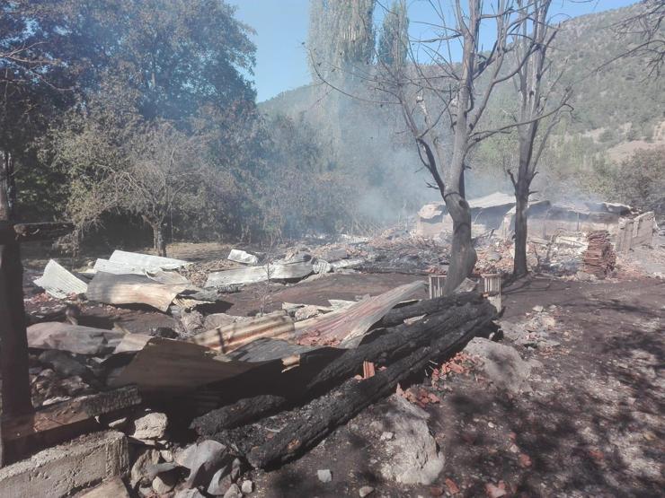 Kastamonuda yangında küle dönen köyde hasar tespiti