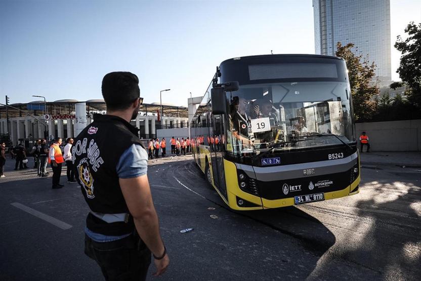 Beşiktaş taraftarı Kadıköye geldi