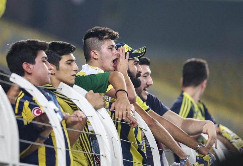 Fenerbahçe taraftarından derbi koreografisi