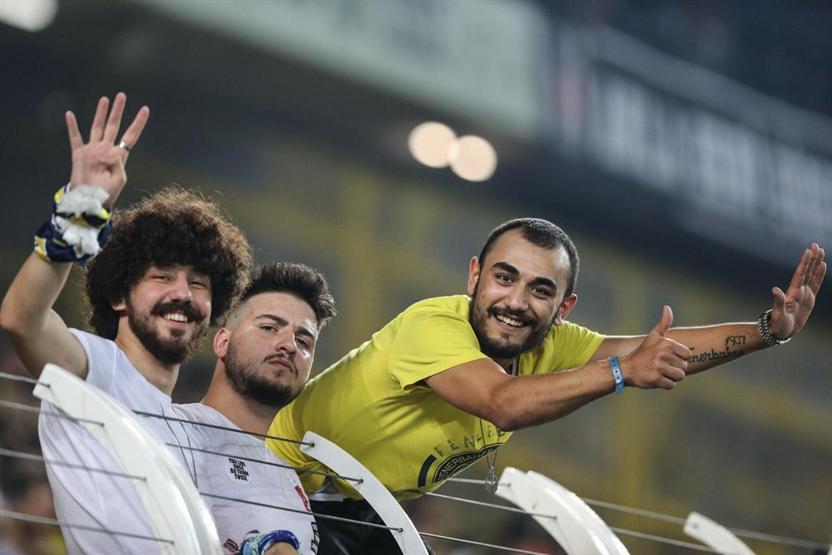 Fenerbahçe taraftarından derbi koreografisi