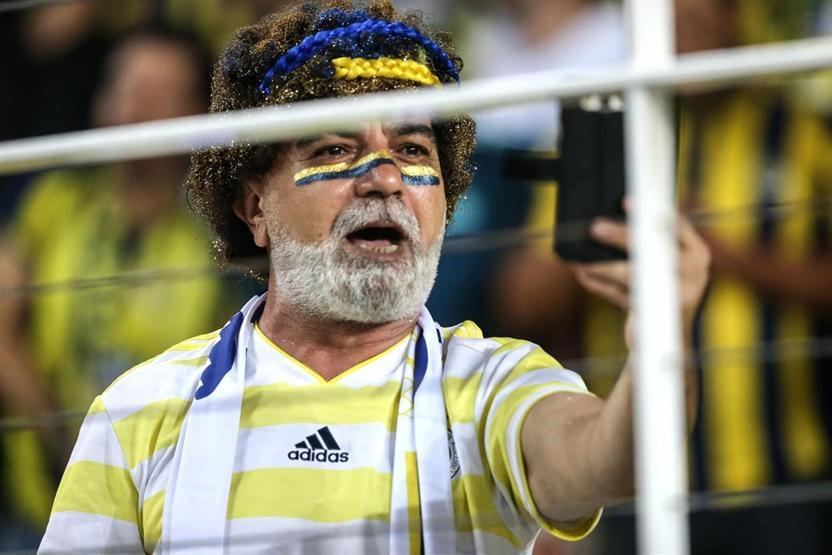 Fenerbahçe taraftarından derbi koreografisi