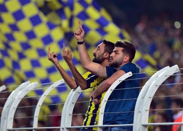 Fenerbahçe taraftarından derbi koreografisi