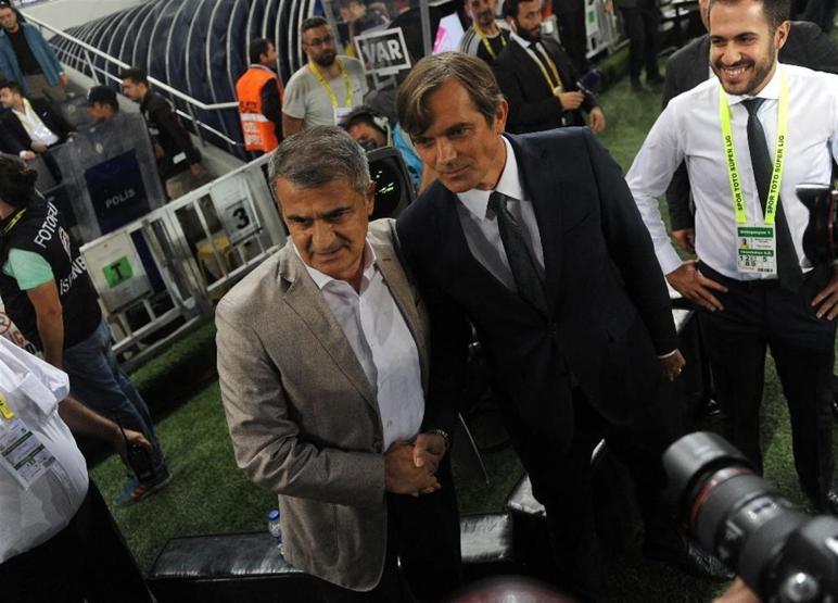 Fenerbahçe taraftarından derbi koreografisi