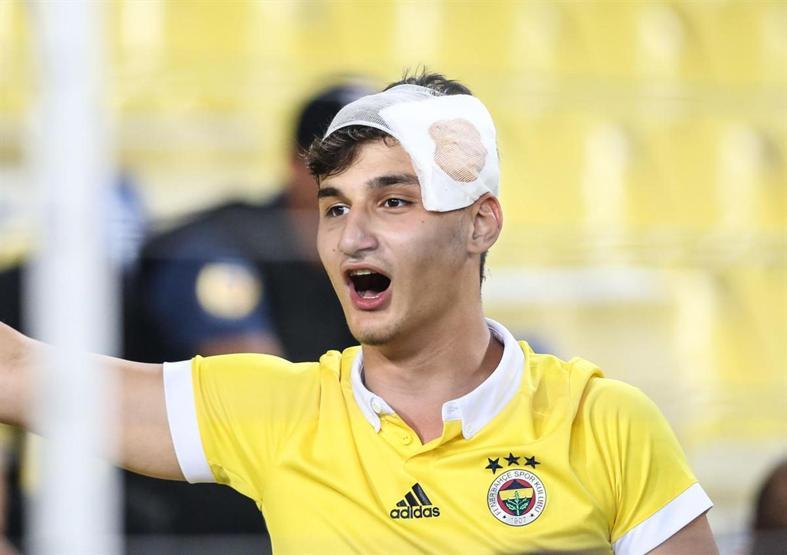 Fenerbahçe taraftarından derbi koreografisi