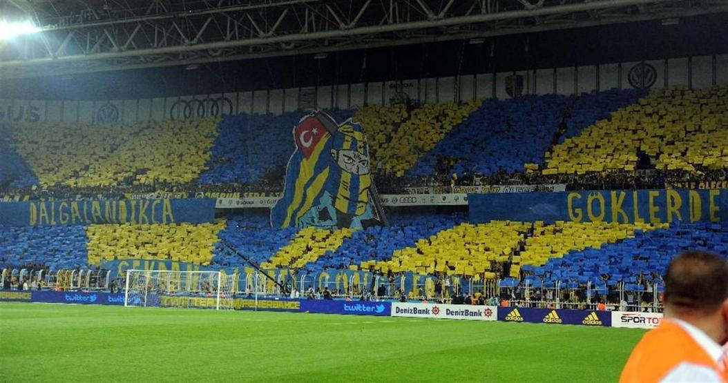 Fenerbahçe taraftarından derbi koreografisi