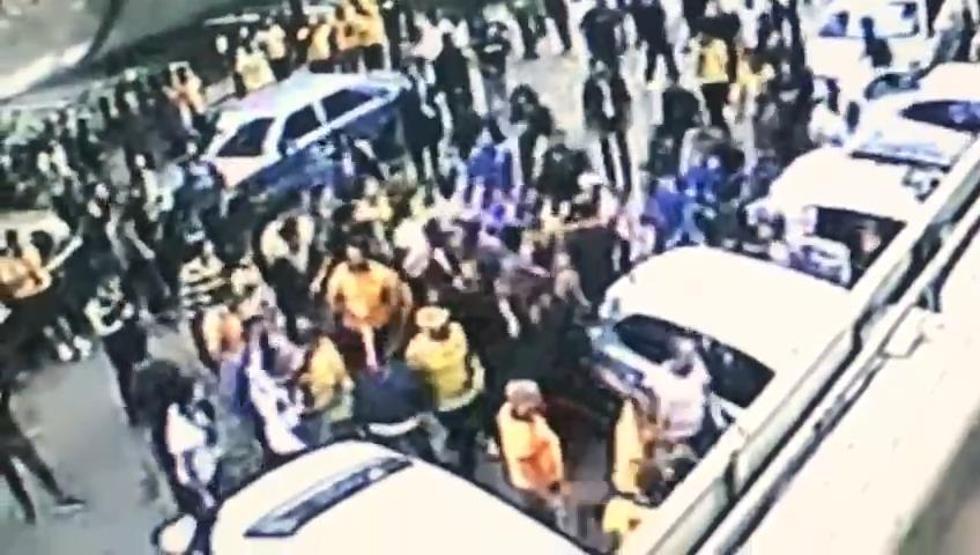 Kadıköyde Fenerbahçe-Beşiktaş derbisi öncesi kan aktı