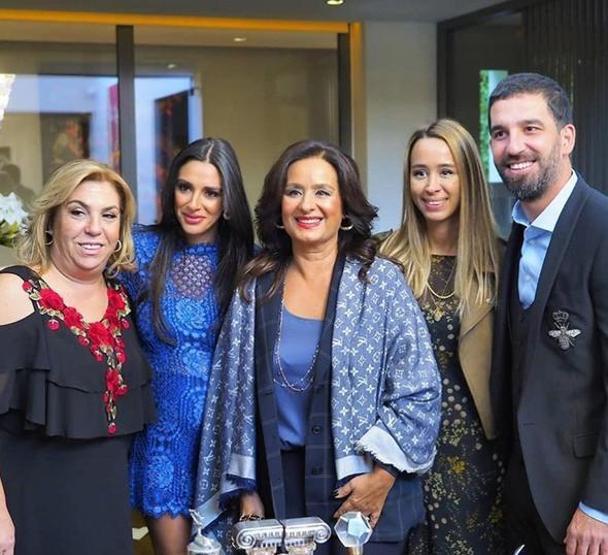 Aslıhan Doğanın baby shower partisine ünlü akını