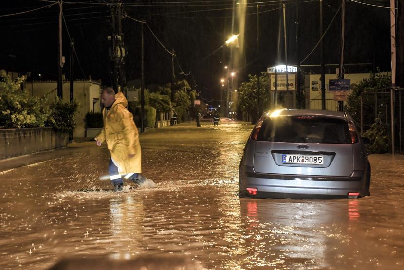 Tropik kasırga Yunanistanı vurdu