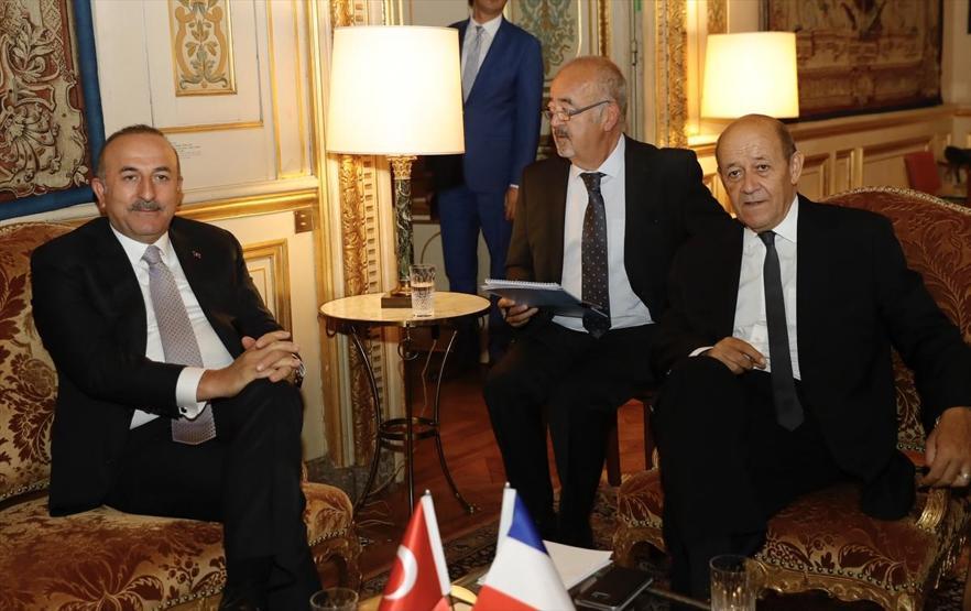 Bakan Çavuşoğlunun Fransa ziyaretinden ilk kareler