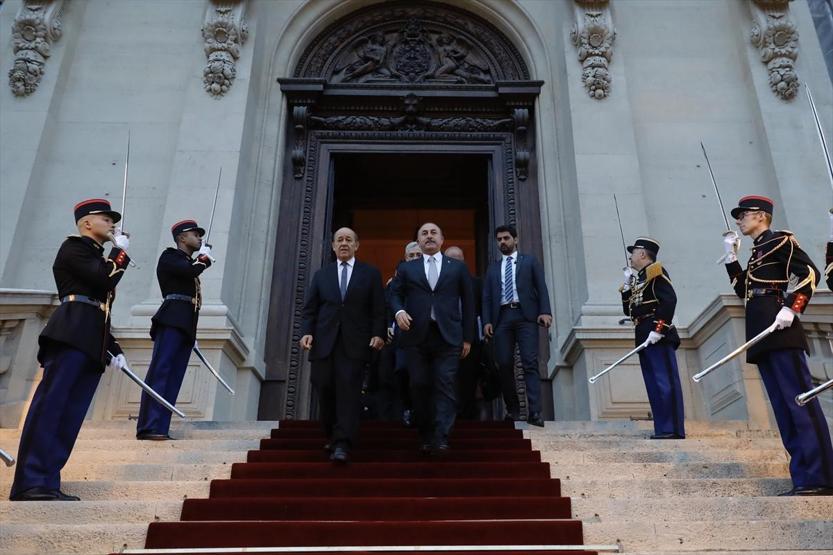 Bakan Çavuşoğlunun Fransa ziyaretinden ilk kareler