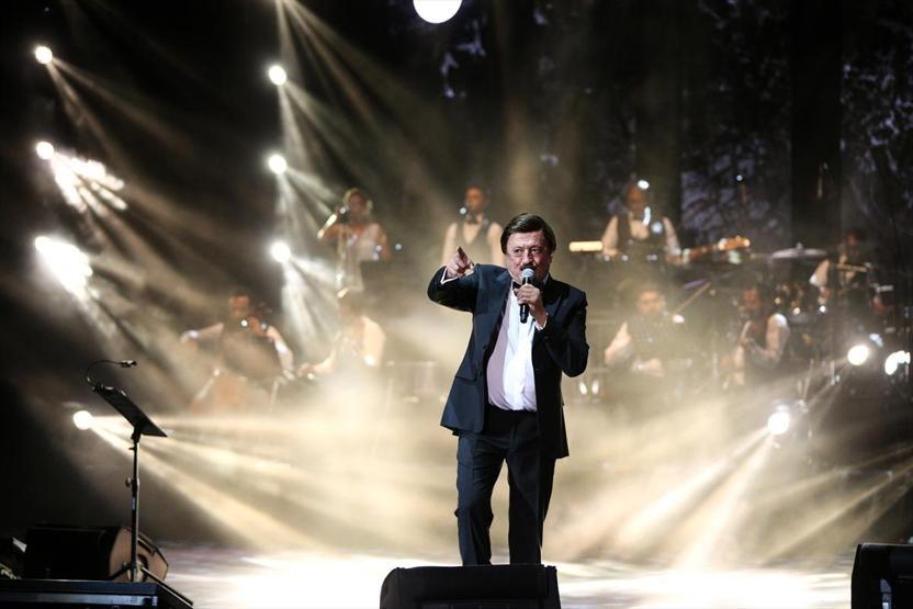 Selami Şahinden Harbiyede Eskimeyen Şarkılar konseri