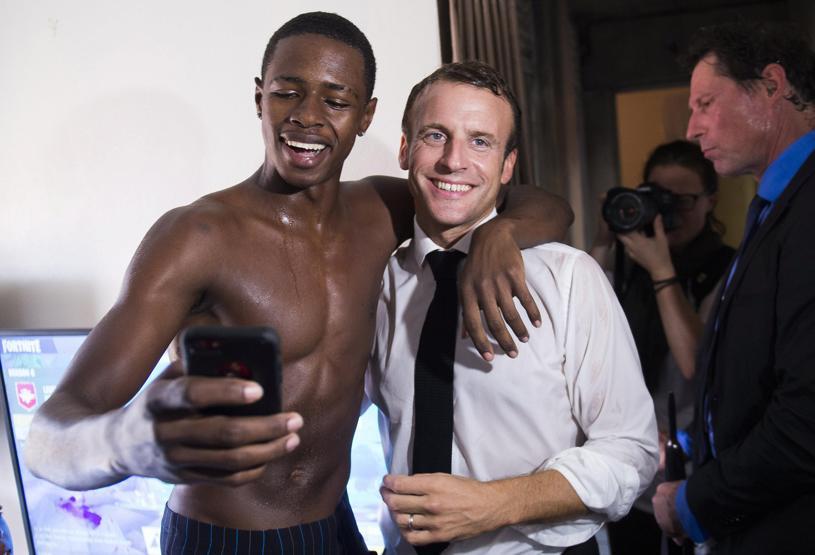Fransa, Macronun bu fotoğrafını konuşuyor