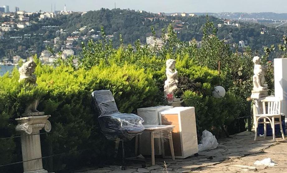 Adnan Oktarın villası boşaltıldı