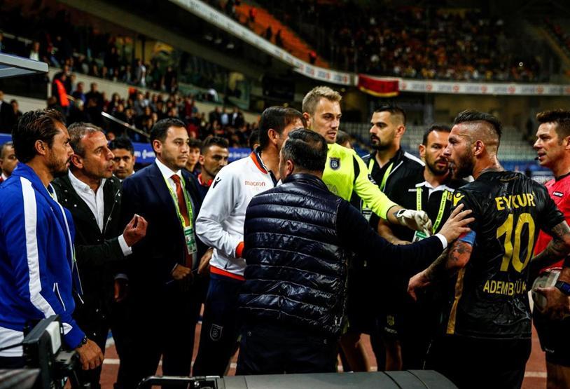 Arda Turan büyük üzüntü yaşadı
