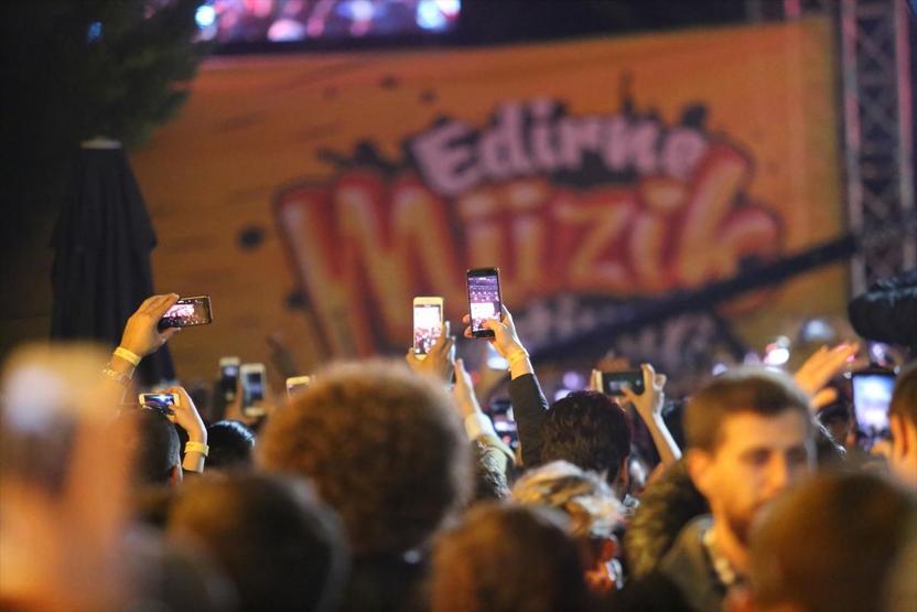 Yıldız Tilbe, Edirnede sevenleriyle buluştu