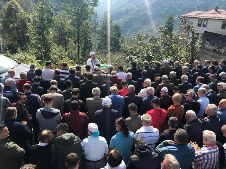 Vasiyet etti; kendi sesinden salası okundu