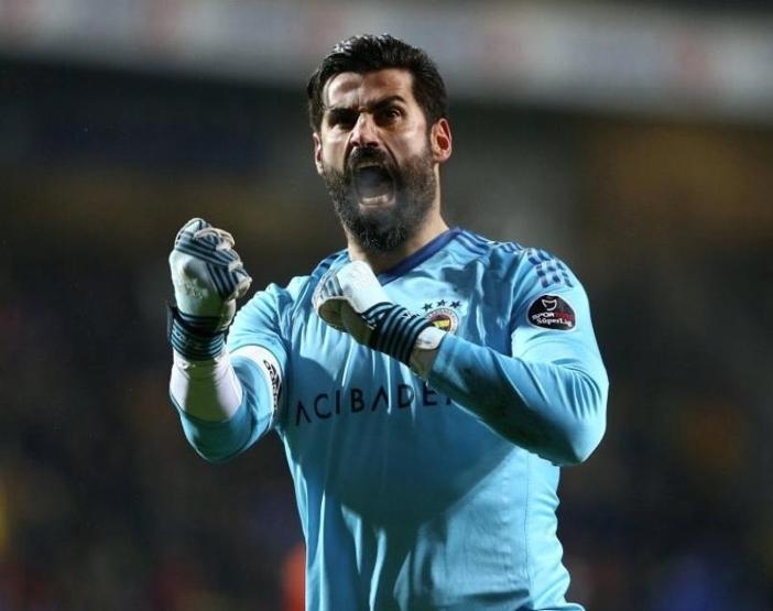 Volkan Demirel yönetime mesajı verdi