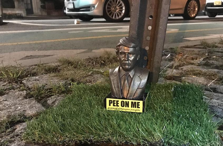 New York sokaklarında şaşırtan heykel