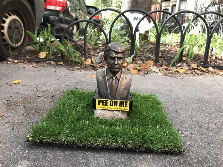 New York sokaklarında şaşırtan heykel