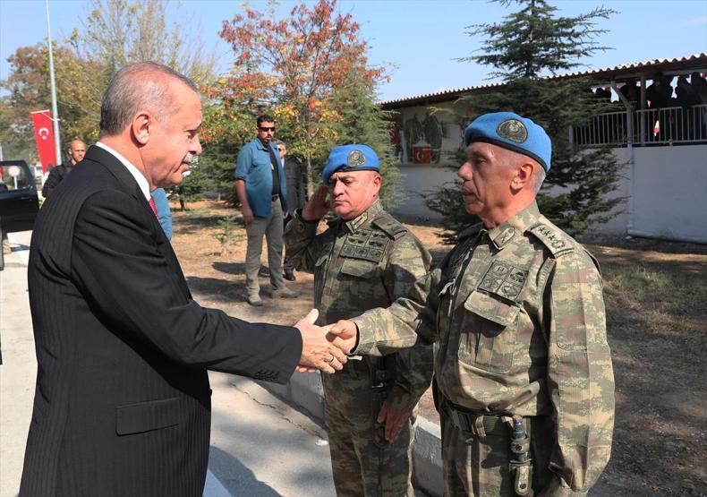 Cumhurbaşkanı Erdoğan komando bröve takma töreninde