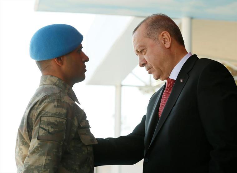Cumhurbaşkanı Erdoğan komando bröve takma töreninde